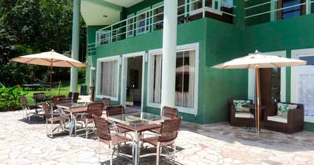 SUITE-FRONT-OF-HOUSE